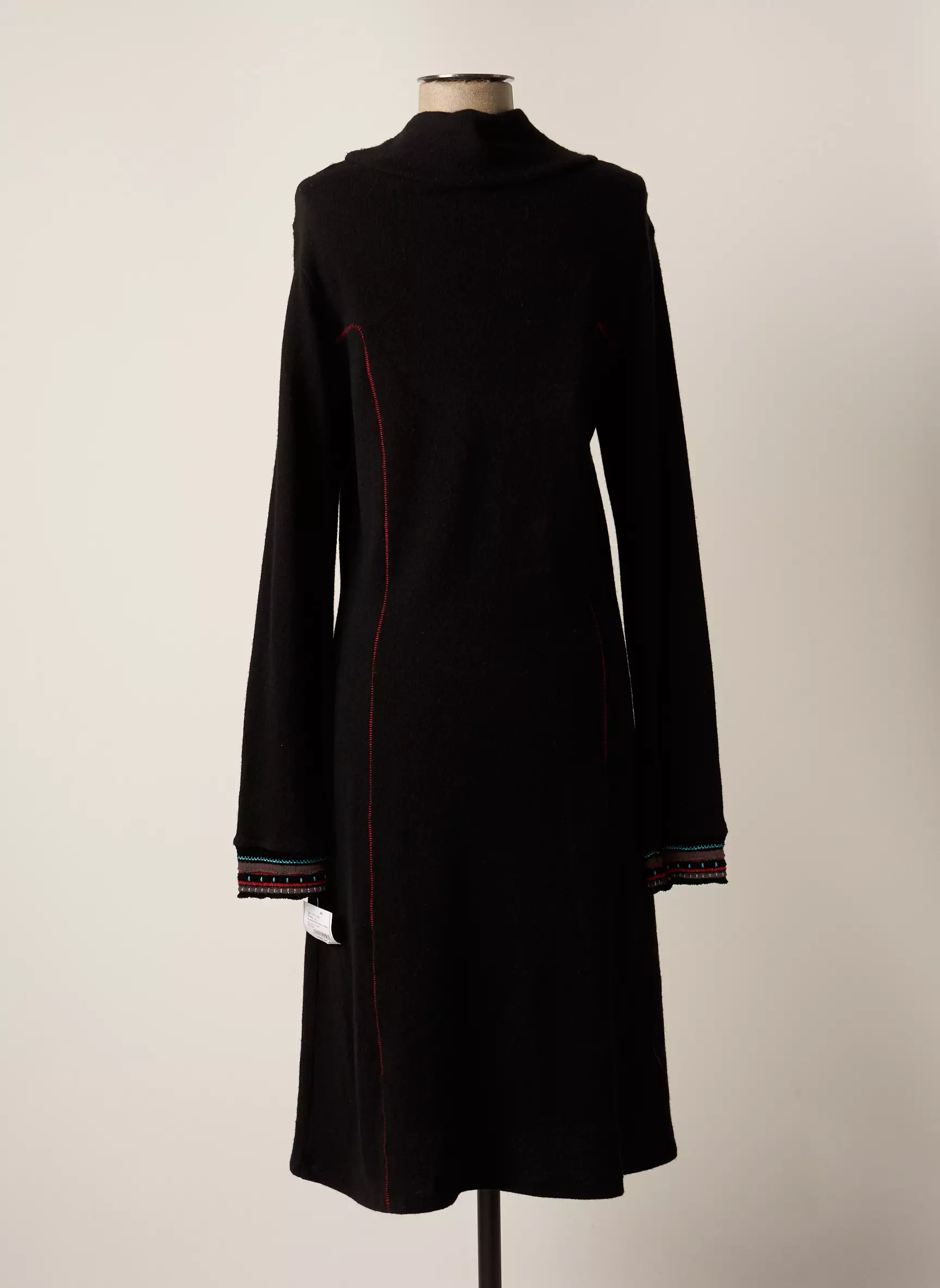 Aventures Des Toiles Robes Pulls Femme couleur noir