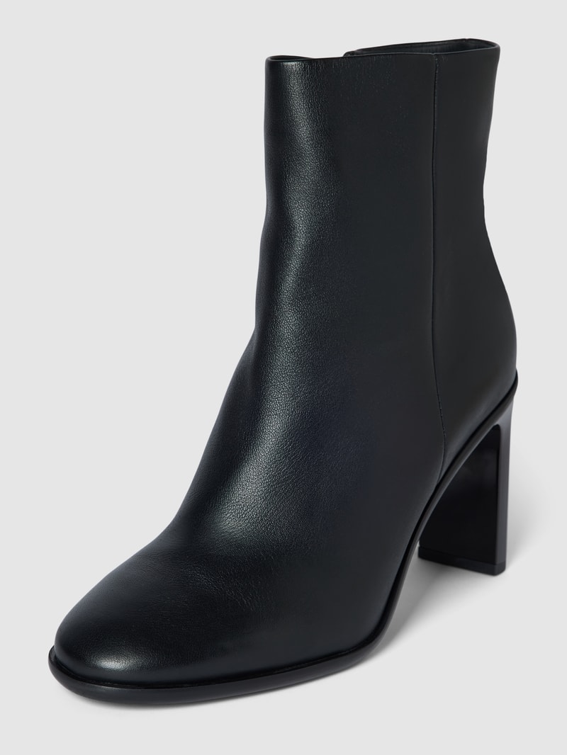 Stiefeletten aus echtem Leder in schwarz