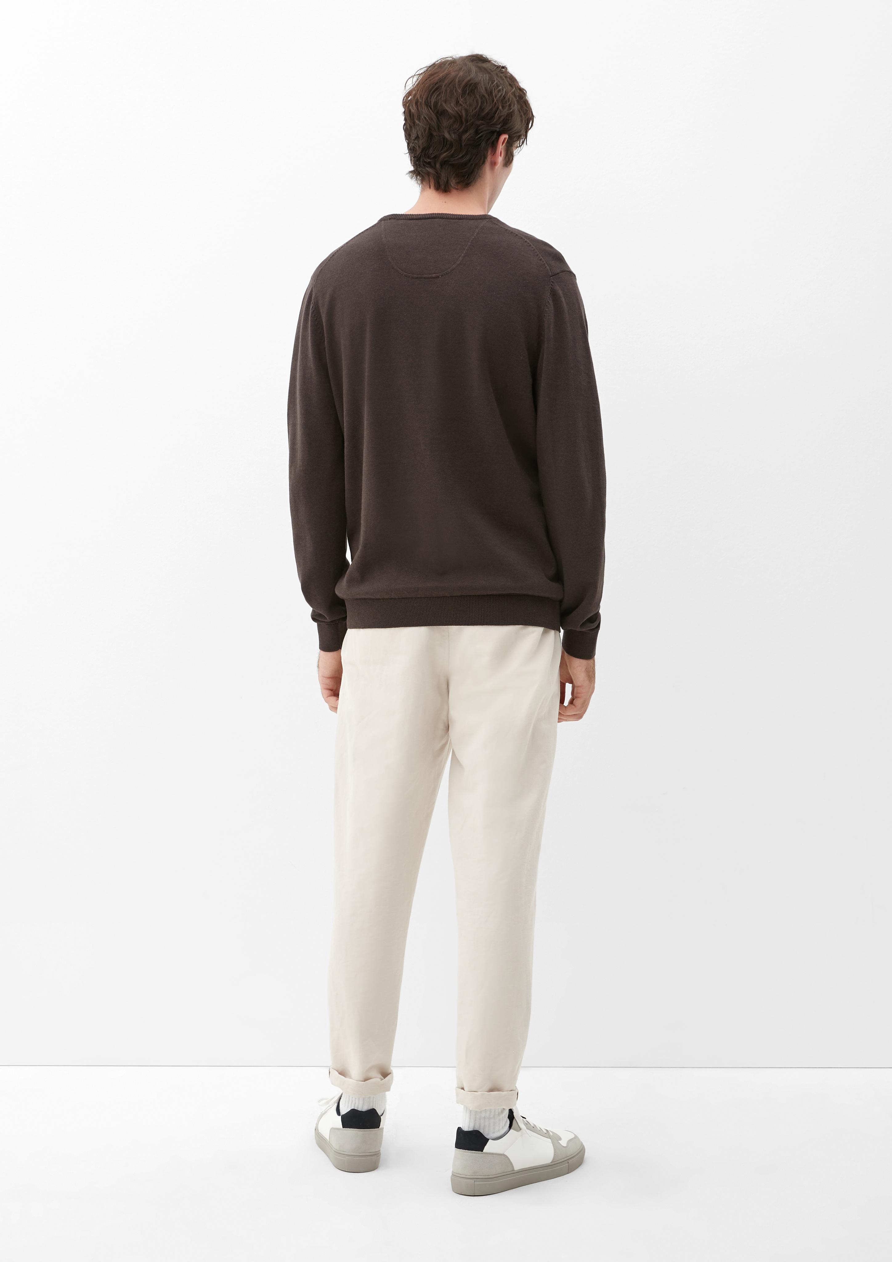 Feinstrickpulli mit V-Ausschnitt  03.899.61.7623-88W0