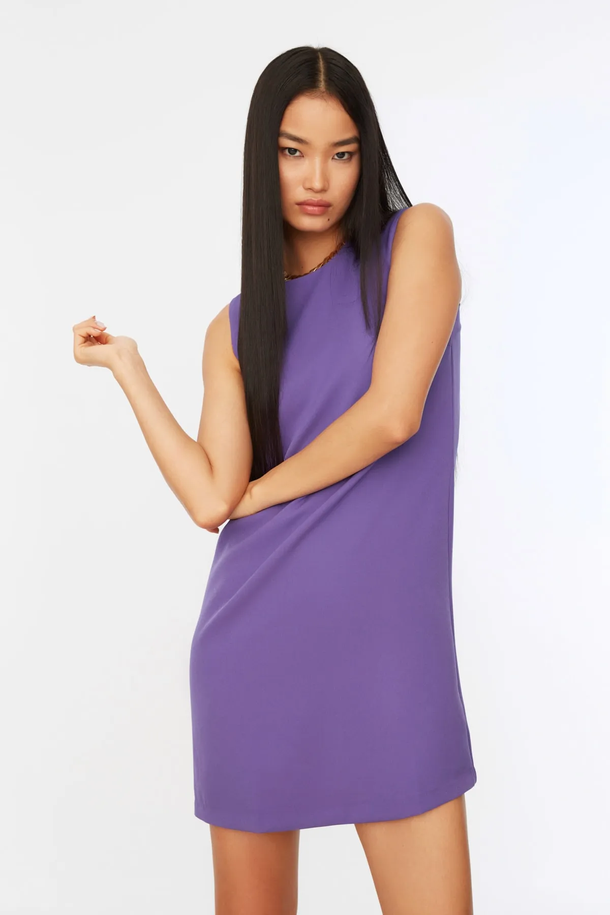 Trendyol Collection  Lilafarbenes, gerade geschnittenes, ärmelloses Mini-Webkleid mit Rundhalsausschnitt TWOSS19FG0063