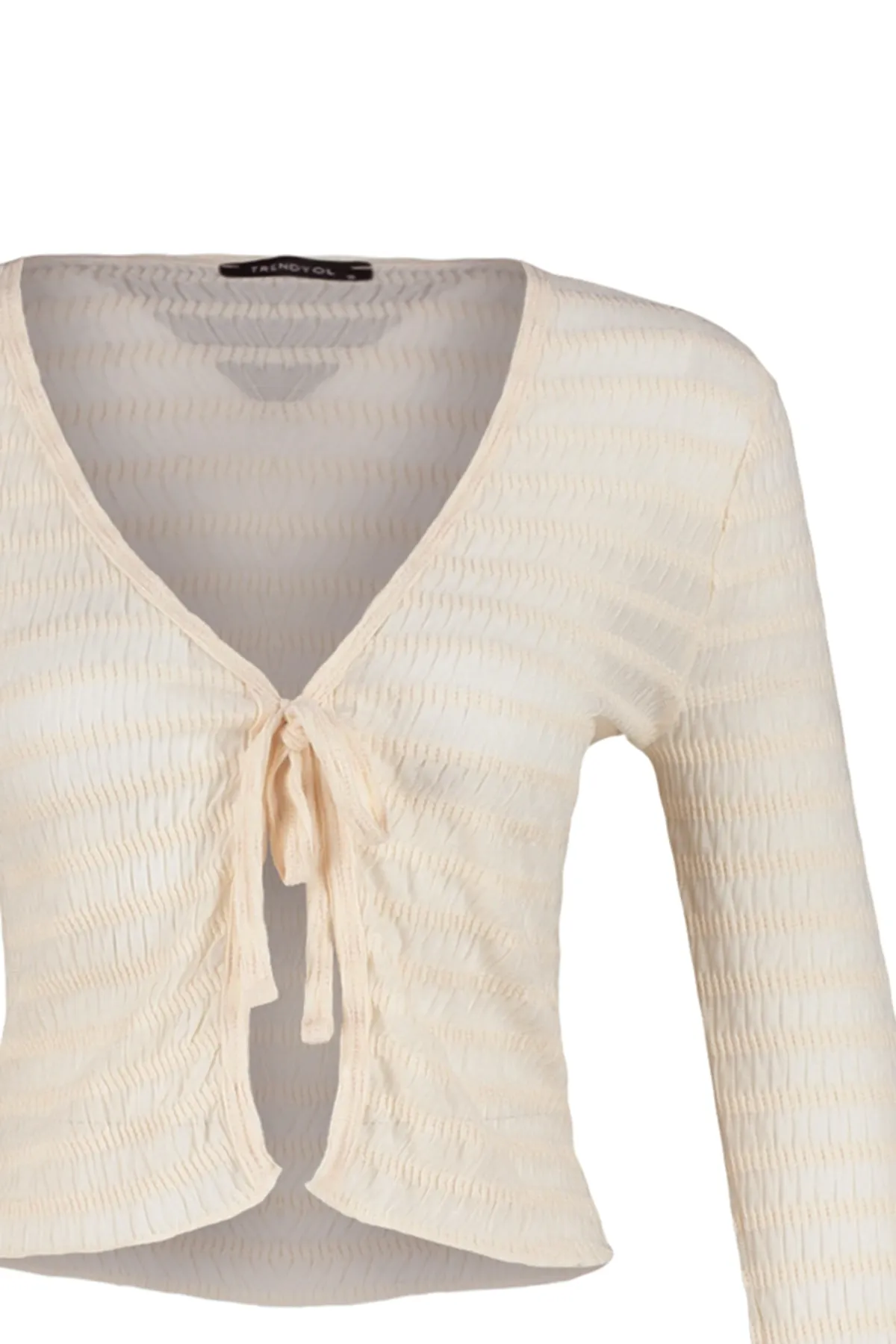 Trendyol Collection  Ecru Premium-Strickbluse mit strukturiertem V-Ausschnitt und dehnbarer Schleife zum Binden, detailliert TWOSS23BZ00796