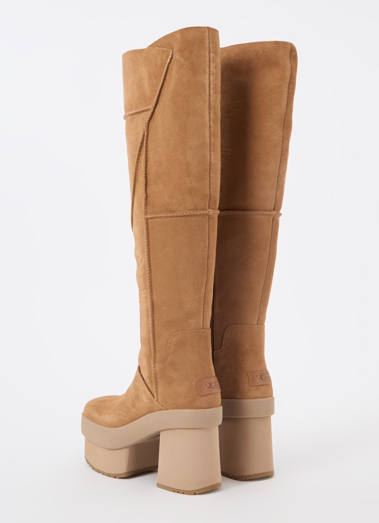 Νέες μπότες UGG Platform Xtra Suede