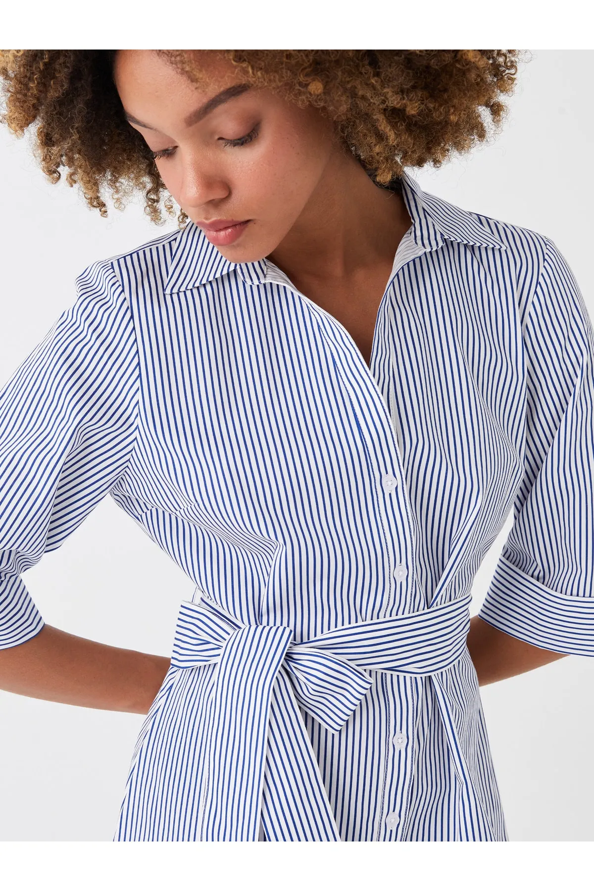 LC Waikiki  Damenkleid aus gestreiftem Popeline mit Hemdkragen
