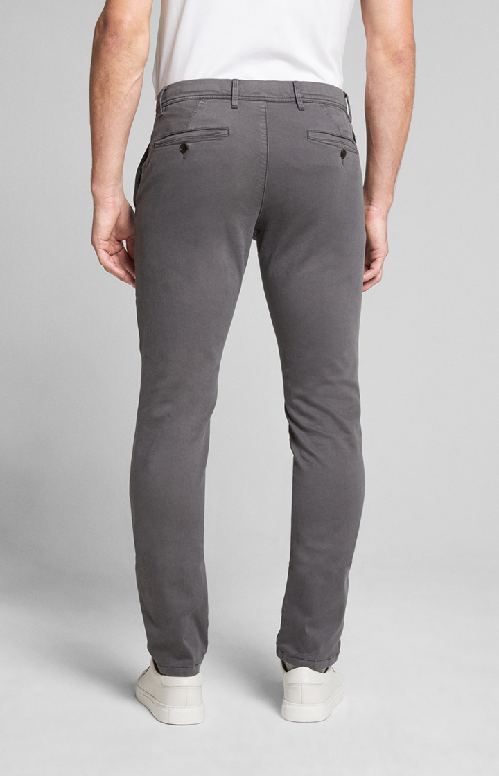 Chino Matthew in Grau