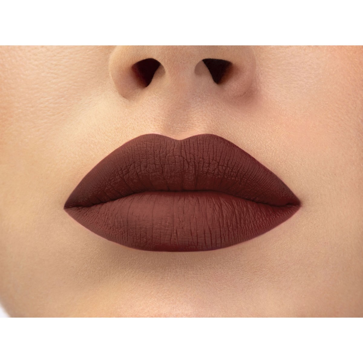Lápiz labial mate de larga duración Petal Veil de Wakeup Cosmetics