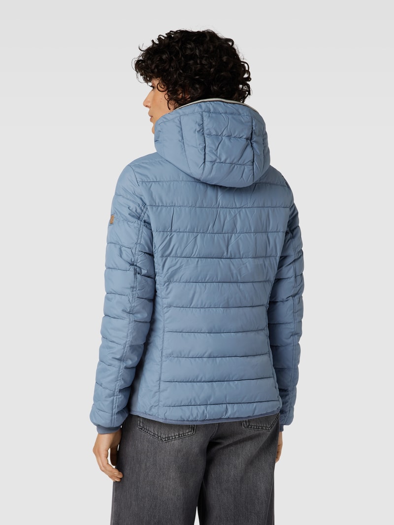 Steppjacke mit Label-Details in blau