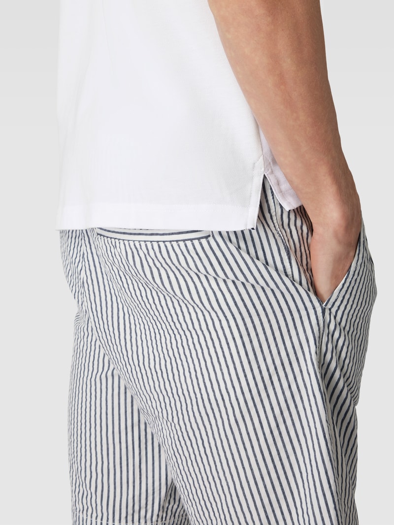 Poloshirt mit Label-Detail in weiß