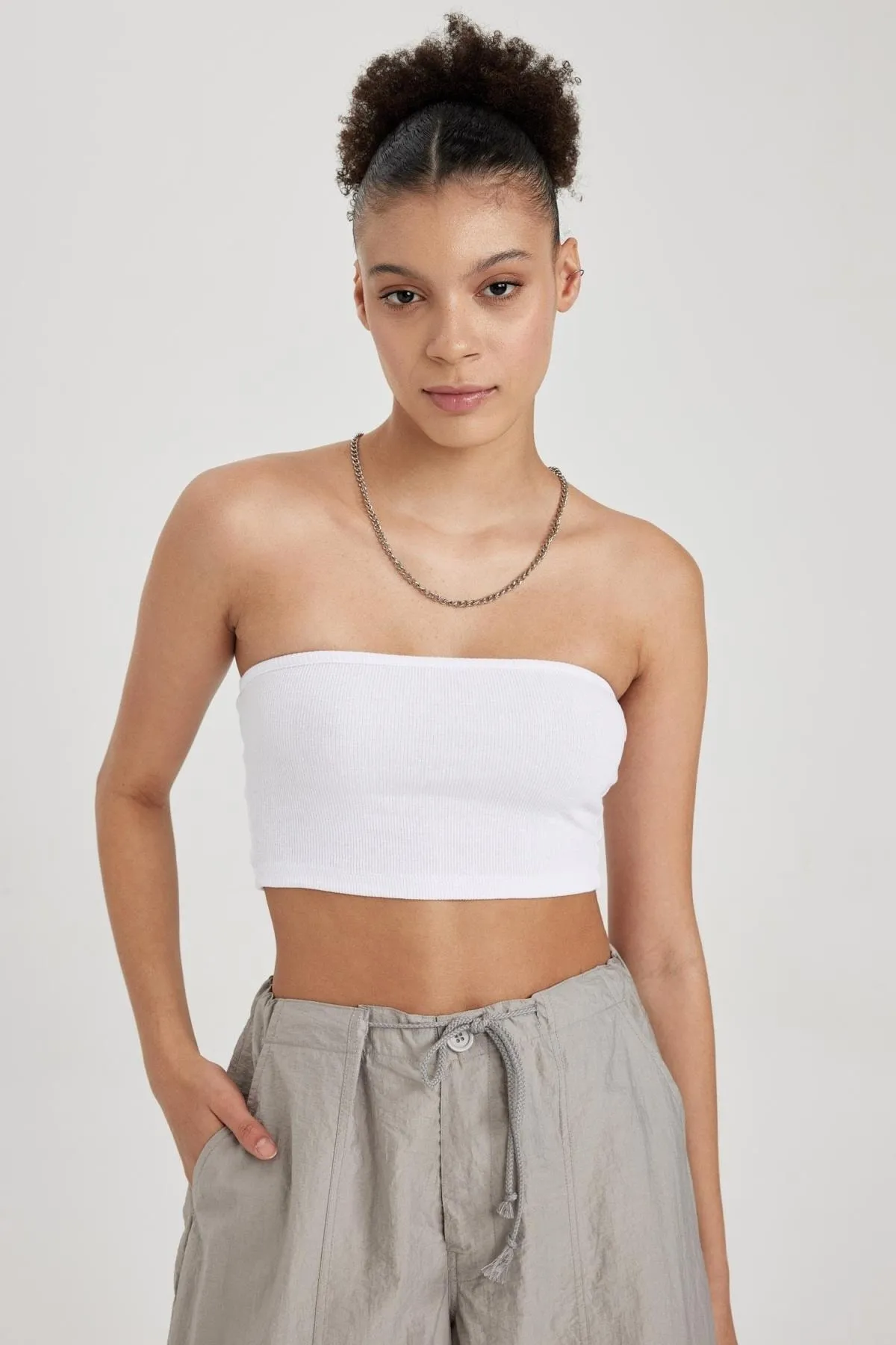 DeFacto  Coool Tailliertes, trägerloses, weißes Cord-Camisole Athlete A7643ax23sm
