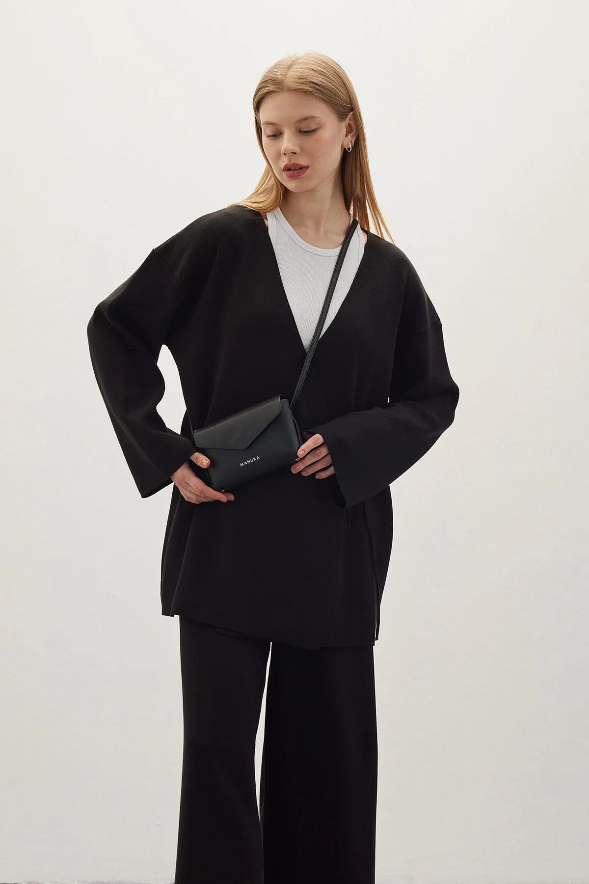 Manuka  FEINER STRICKKIMONO SCHWARZ