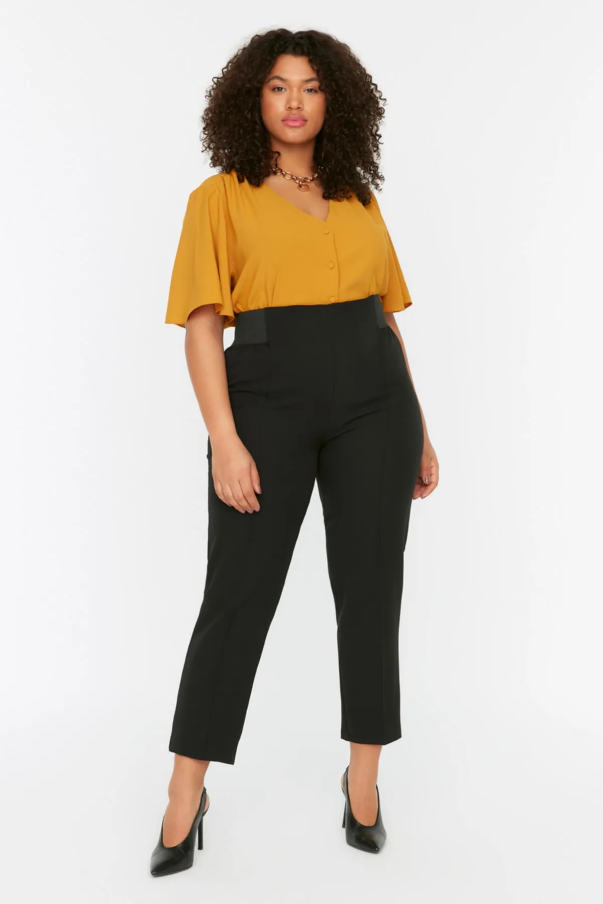 Trendyol Curve  Schwarze gewebte Hose mit elastischem Bund TBBSS22AR0020