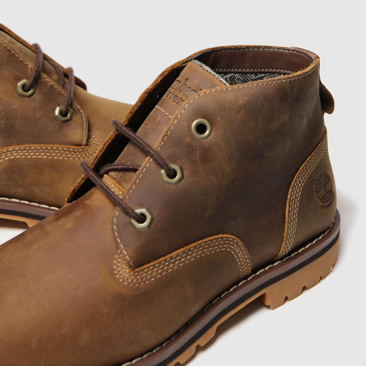Timberland – Larchmont II – Bruna chukka-stövlar med 3 öglor