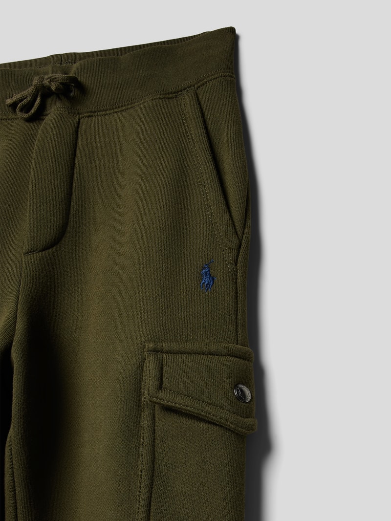 Sweatpants mit Cargotaschen in khaki