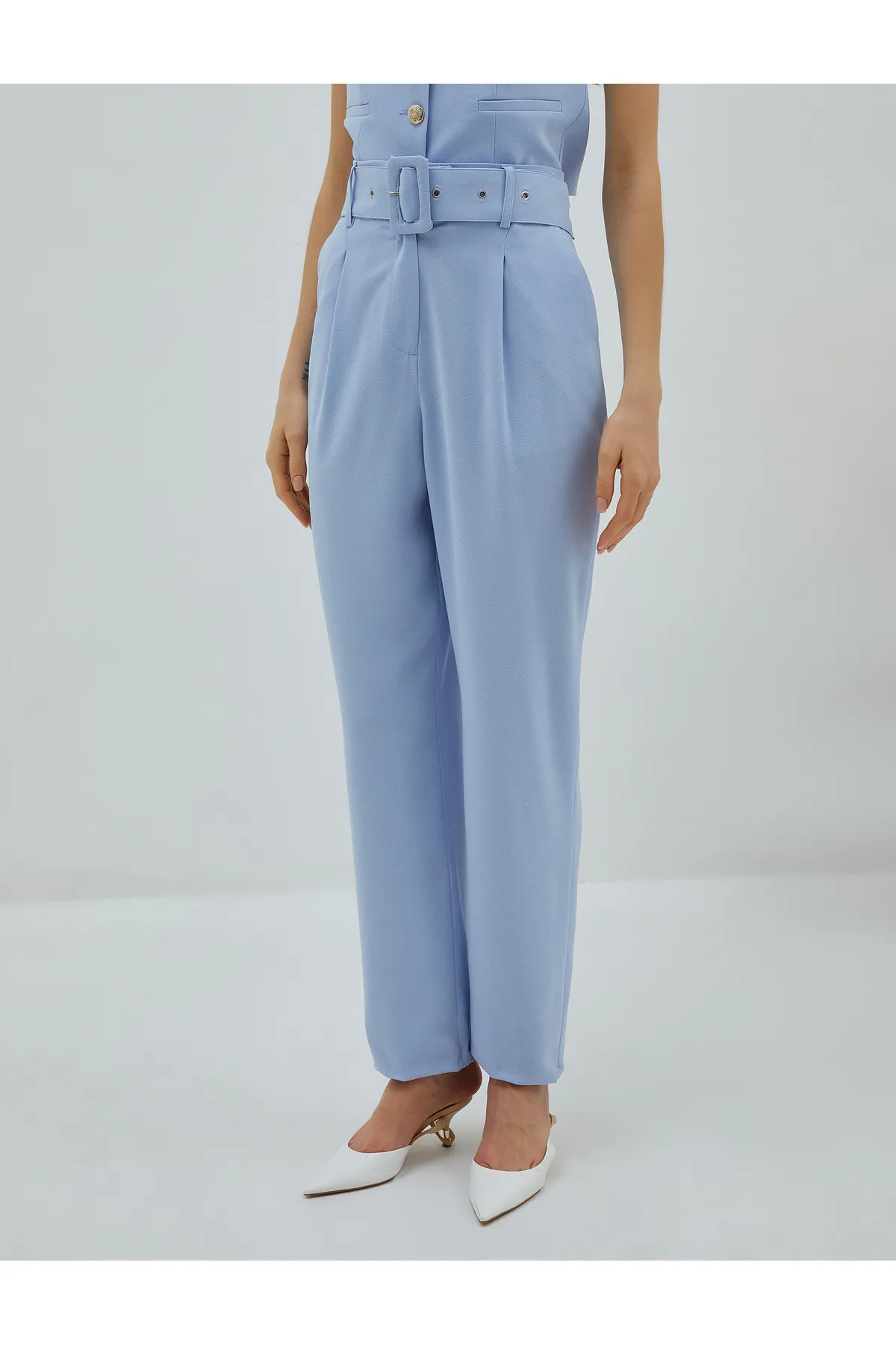 Koton  Karottenhose mit Gürtel und Faltentasche