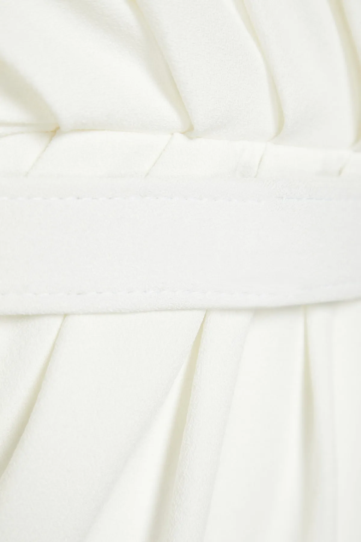 Trendyol Curve  Weißes, gewebtes, zweireihiges Brautkleid mit Manschettendetail TBBSS23AH00231