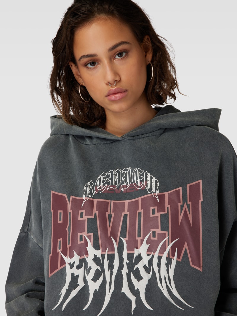 Oversized Hoodie mit überschnittenen Schultern in anthrazit