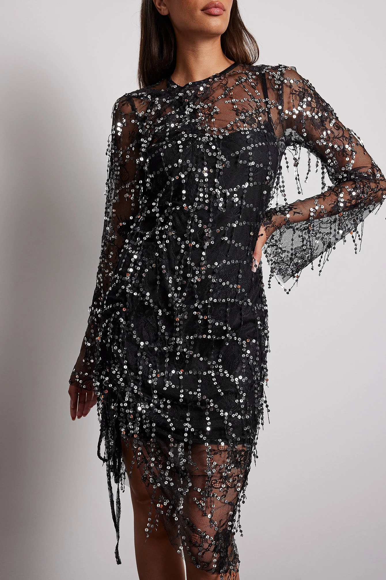 Spitzen-Midikleid mit Pailletten