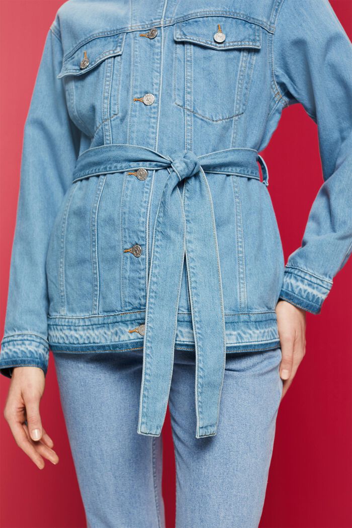 Jeansjacke mit Bindegürtel
