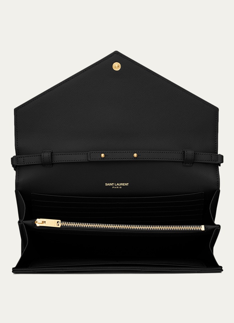 Portofel Saint Laurent Cassandre din piele de vițel cu curea de umăr detașabilă.