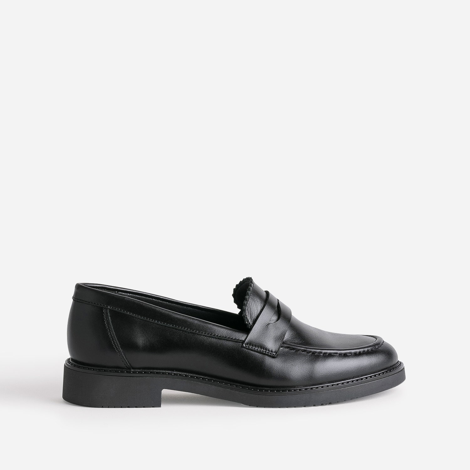 Mocassin noir éco-conçu en cuir bord cranté