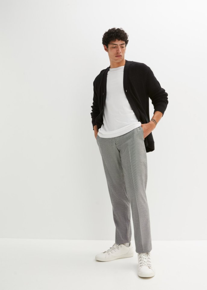 Strickjacke mit Webtaschen