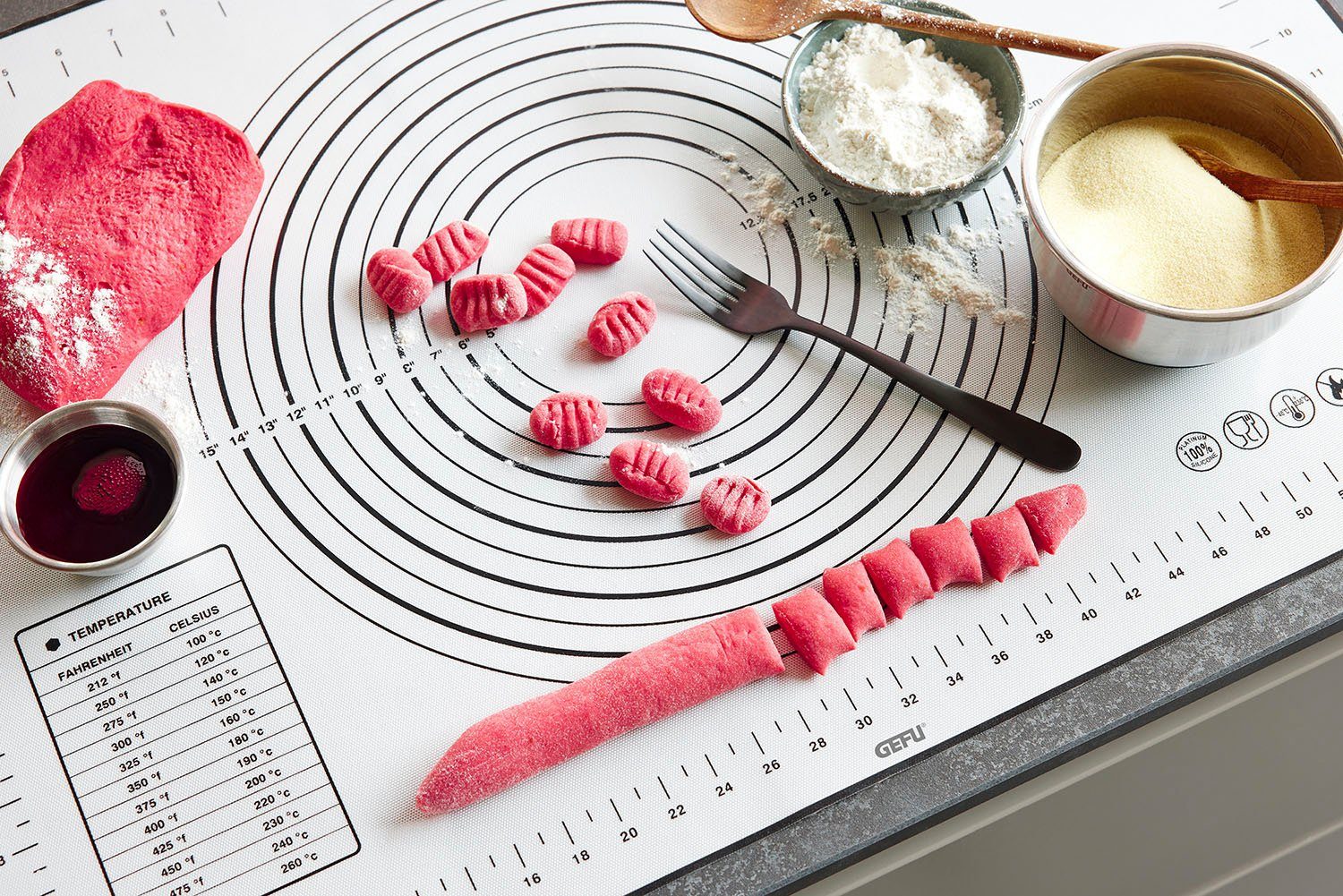 GEFU Ausrollmatte PAD, Silikon (1-tlg), spezielle Silikonbeschichtung mit Antihaft-Wirkung