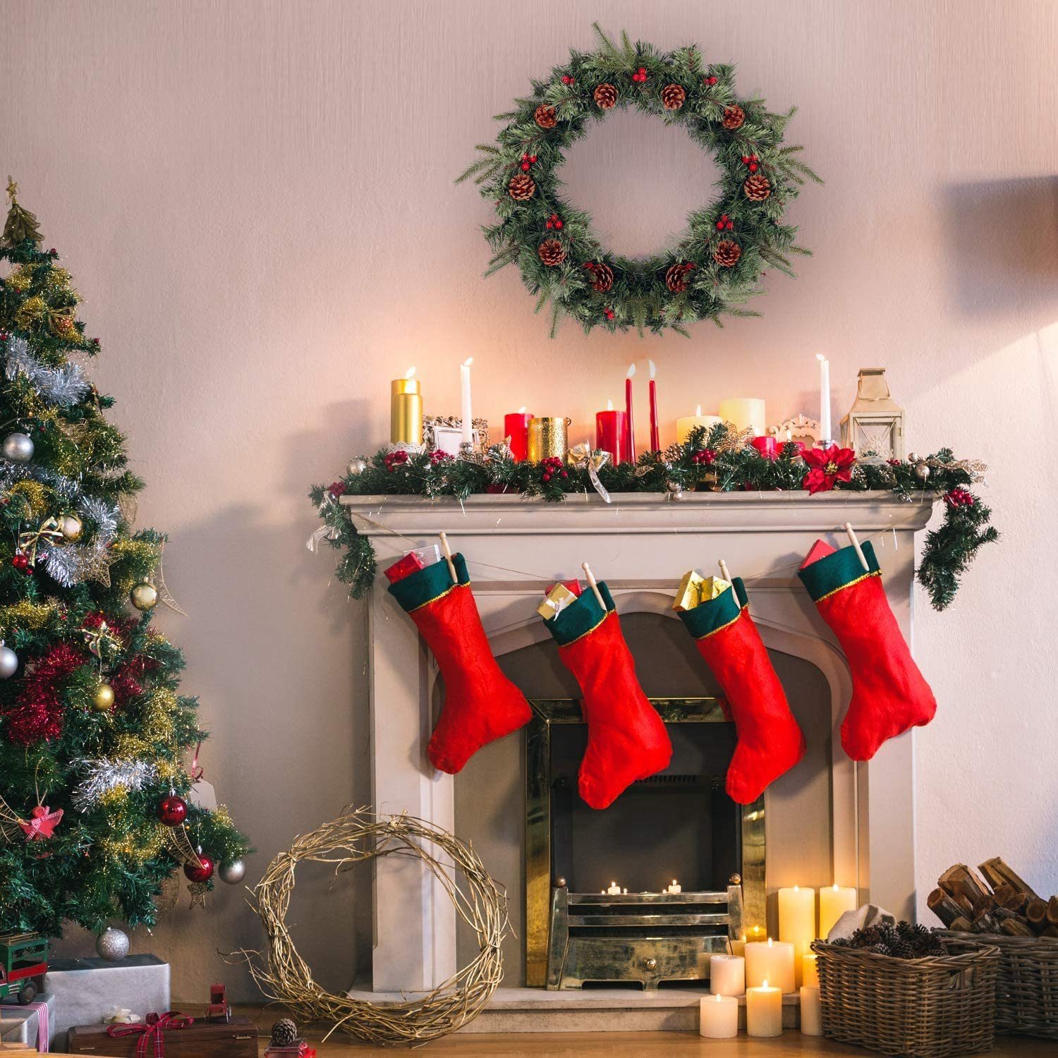 Salcar Adventskranz Ø60cm Kunstkranz Weihnachten Weihnachtskranz Dekokranz Türkranz Deko, Mit 140 Tannenspitzen, 10 Tannenzapfen und 30 Rote Beeren