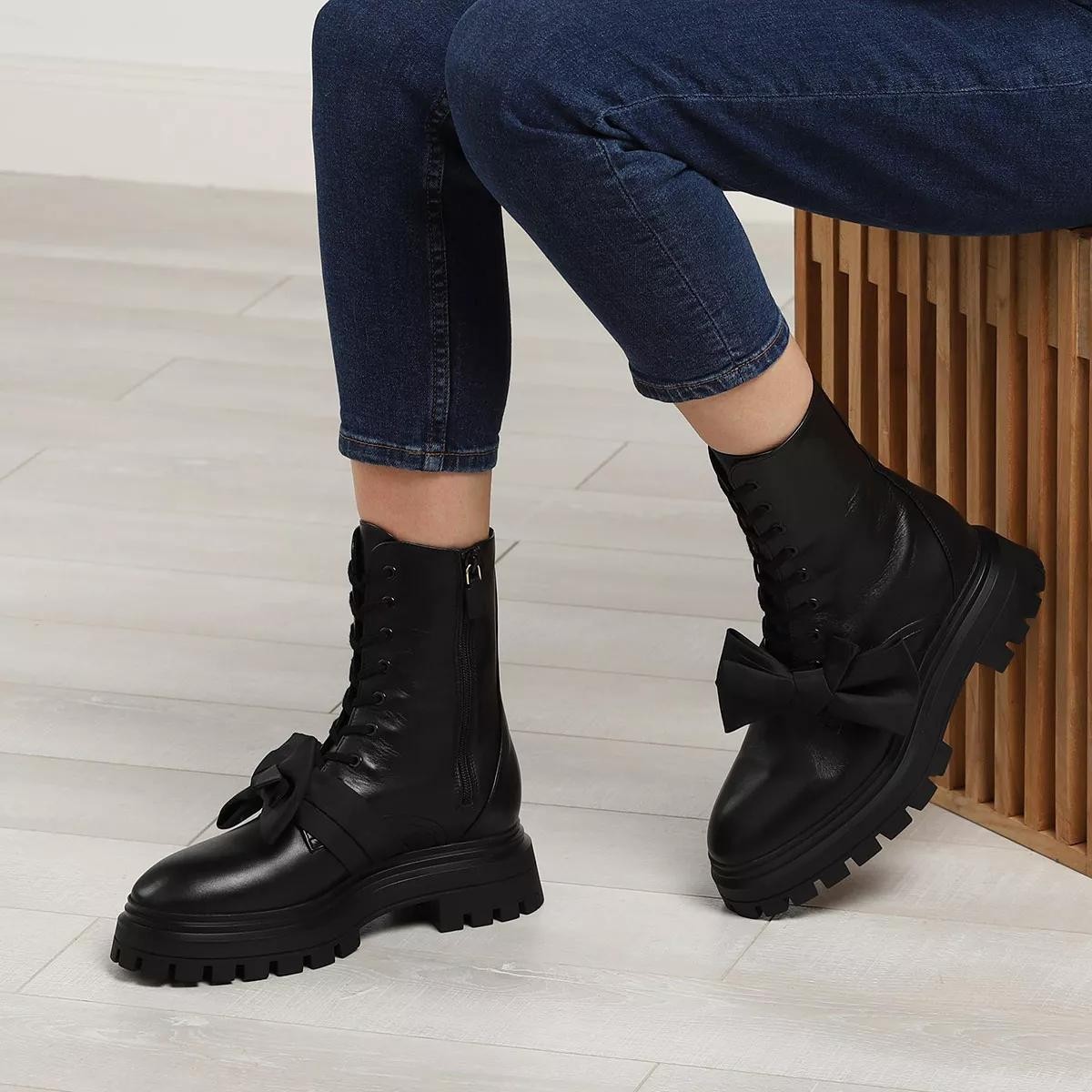 STUART WEITZMAN Stiefeletten schwarz Schnürstiefel