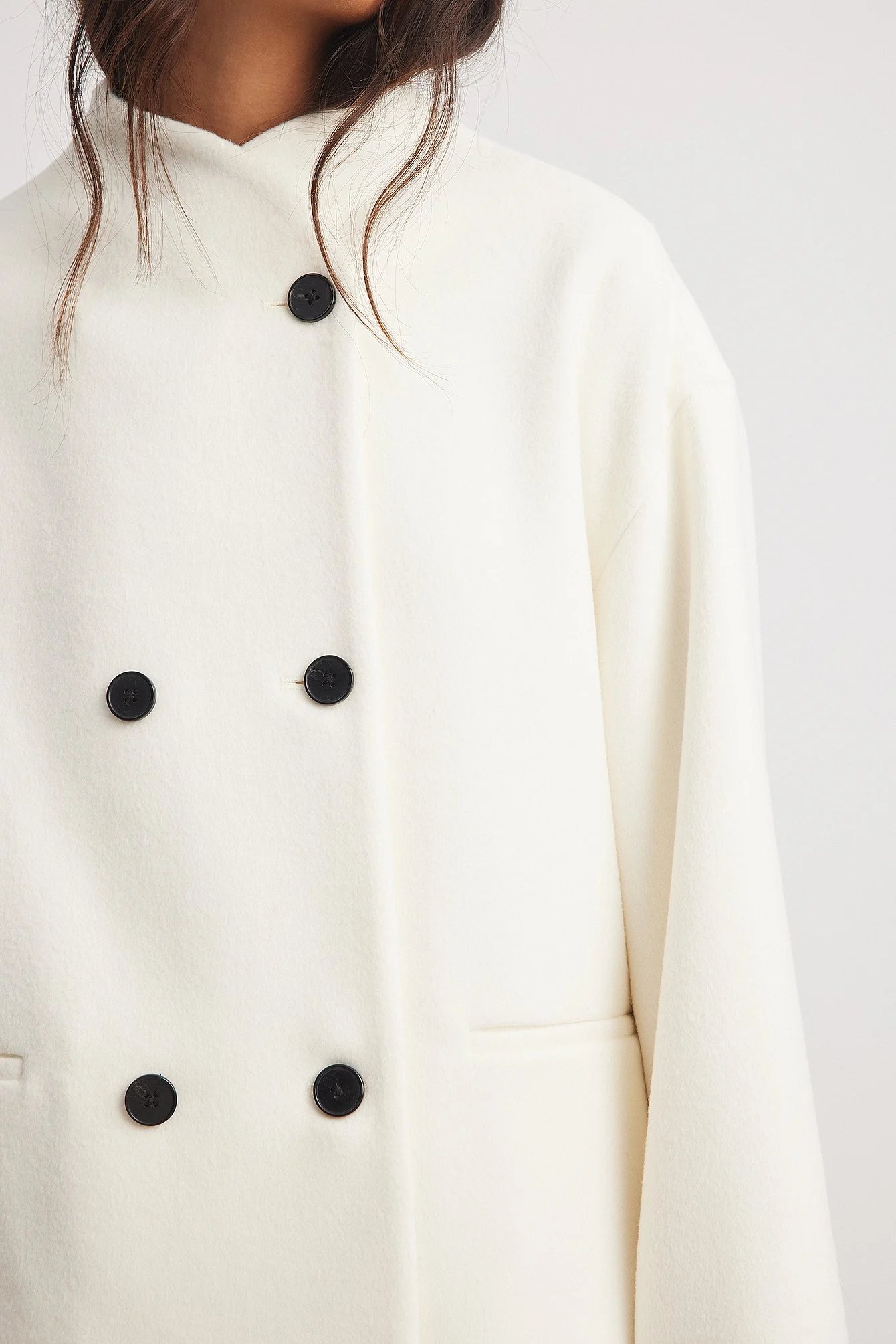 Zweireihige kurze Jacke aus Wollmischung