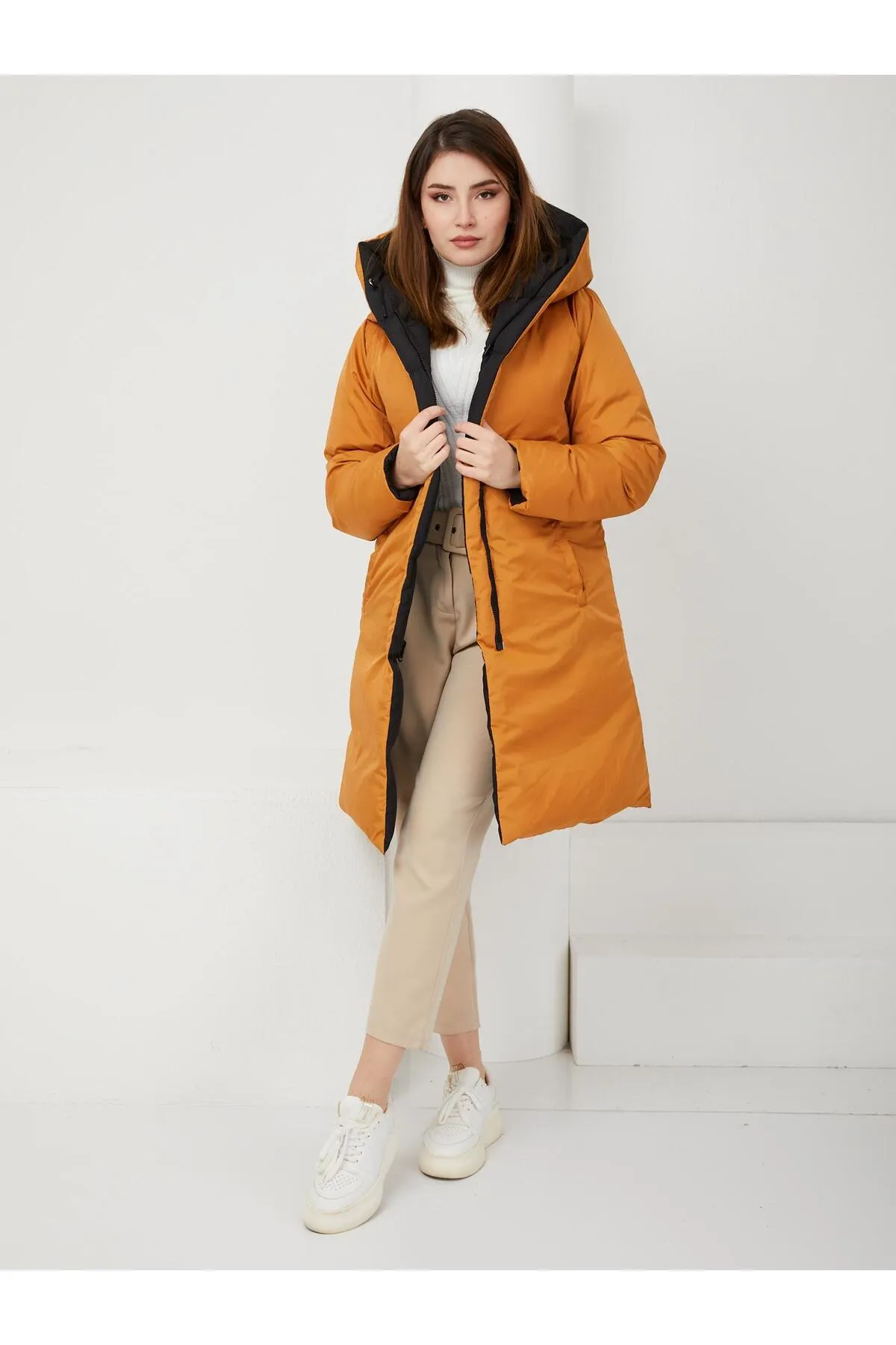 Olcay  Zweifarbige doppelseitige Pufferjacke mit Kapuze Schwarz-Senf 5371