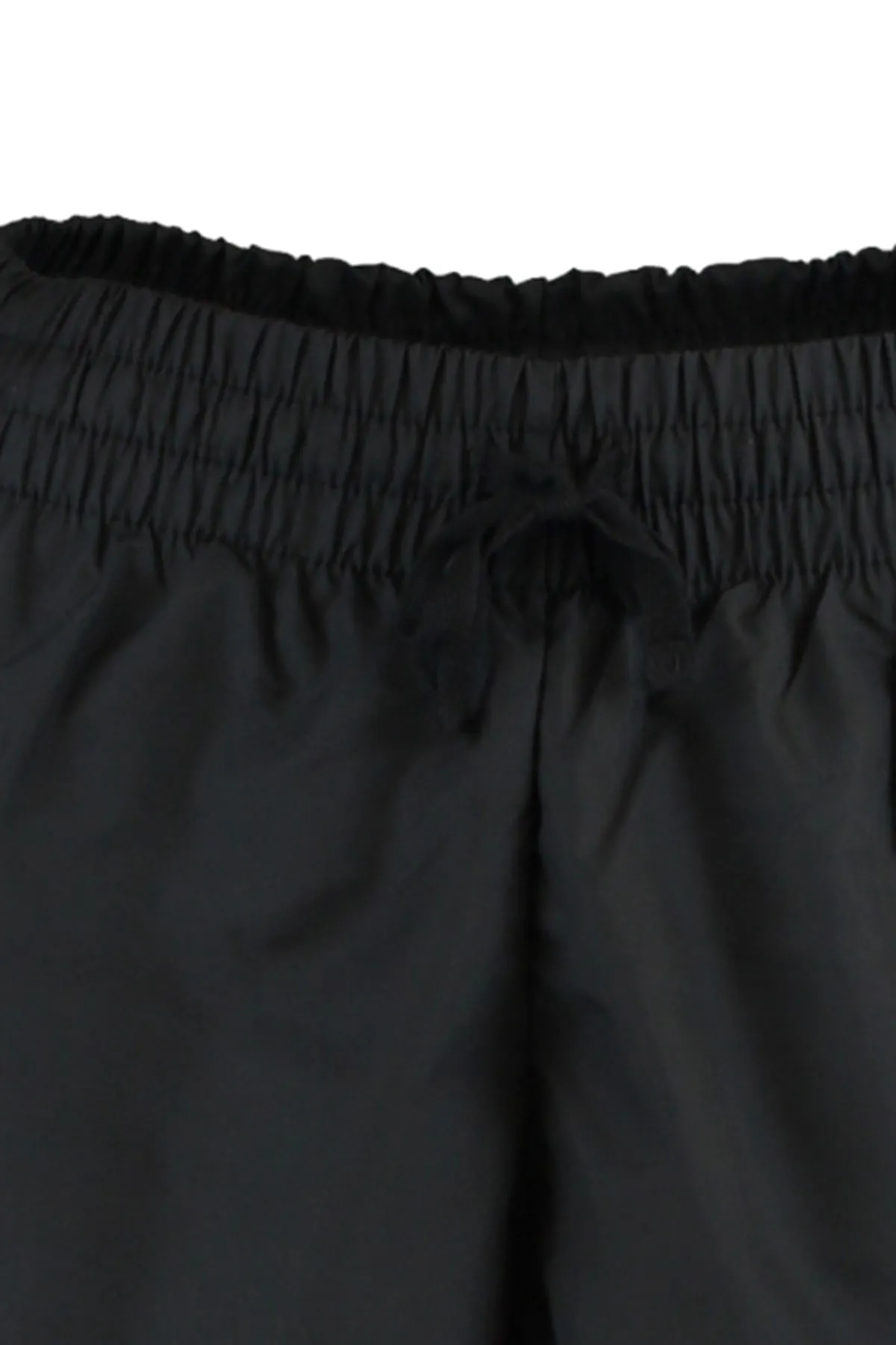 Trendyol Collection  Schwarze zweilagige gestrickte Sportshorts aus Fallschirmstoff mit Innenshorts TWOAW21SR0012