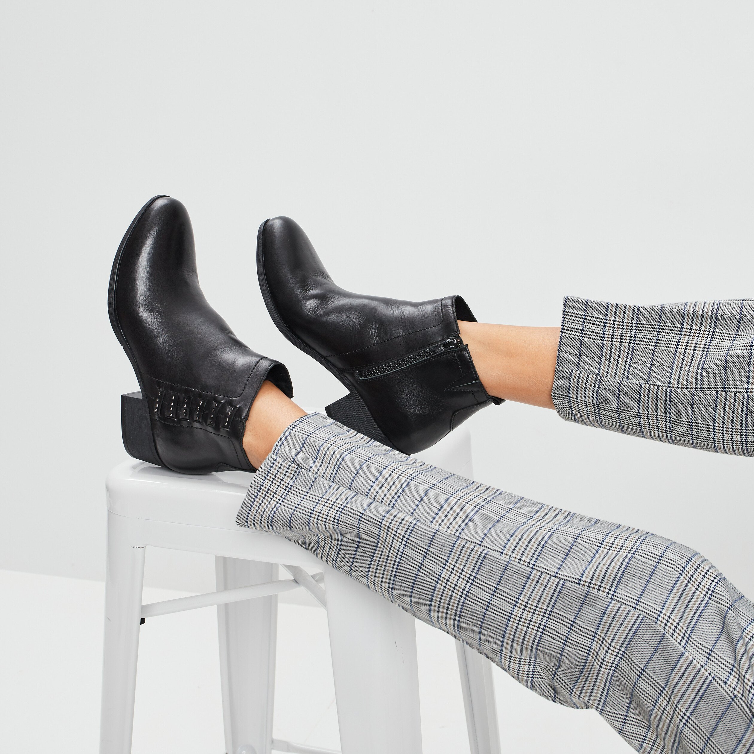 Bottines à talons en cuir noir femme | La Halle