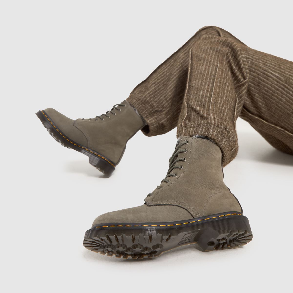 Dr Martens – 1460 Serena – Grå stövlar med pälsfoder