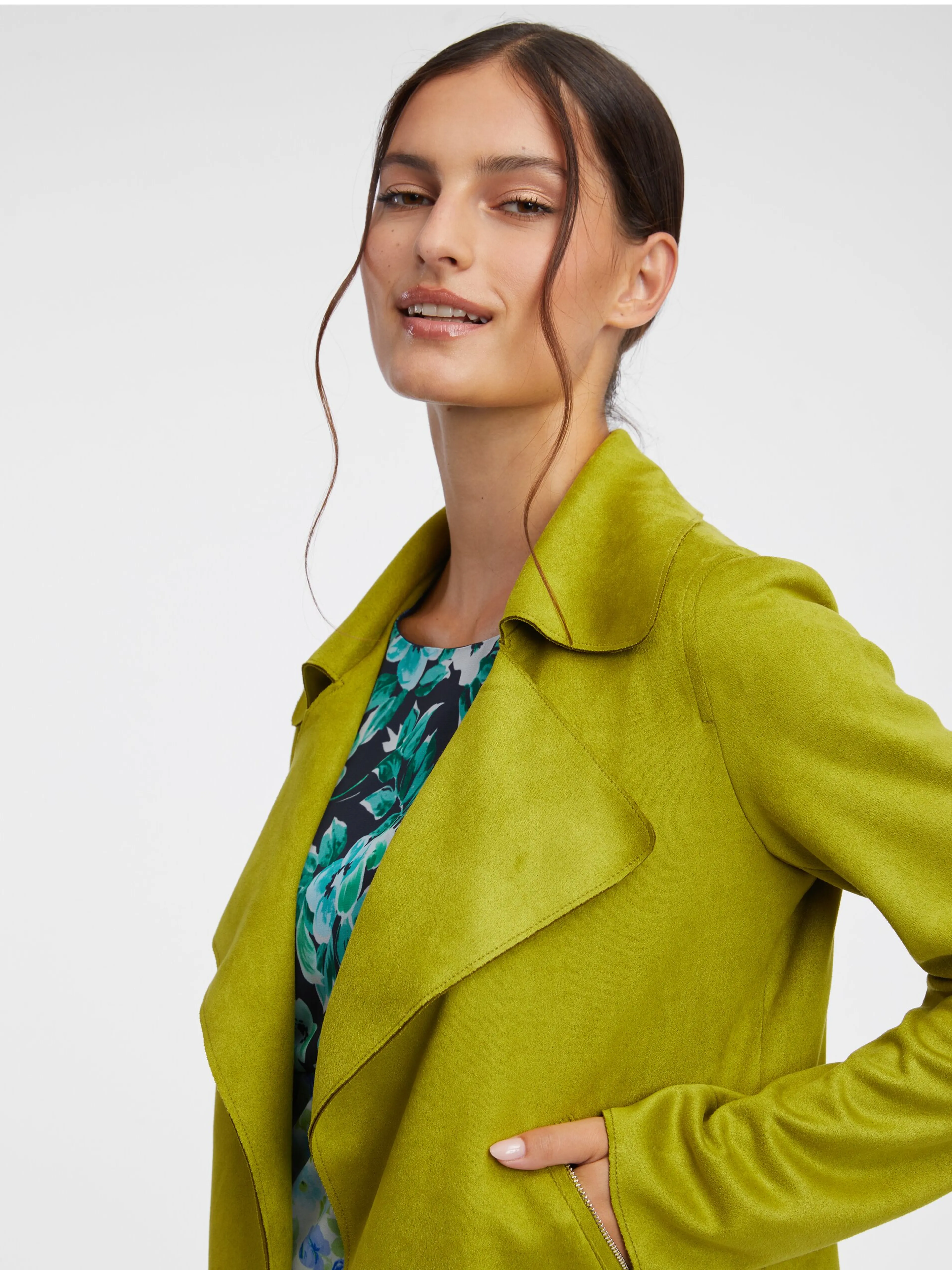 Hellgrüne leichte Damenjacke aus Wildleder ORSAY