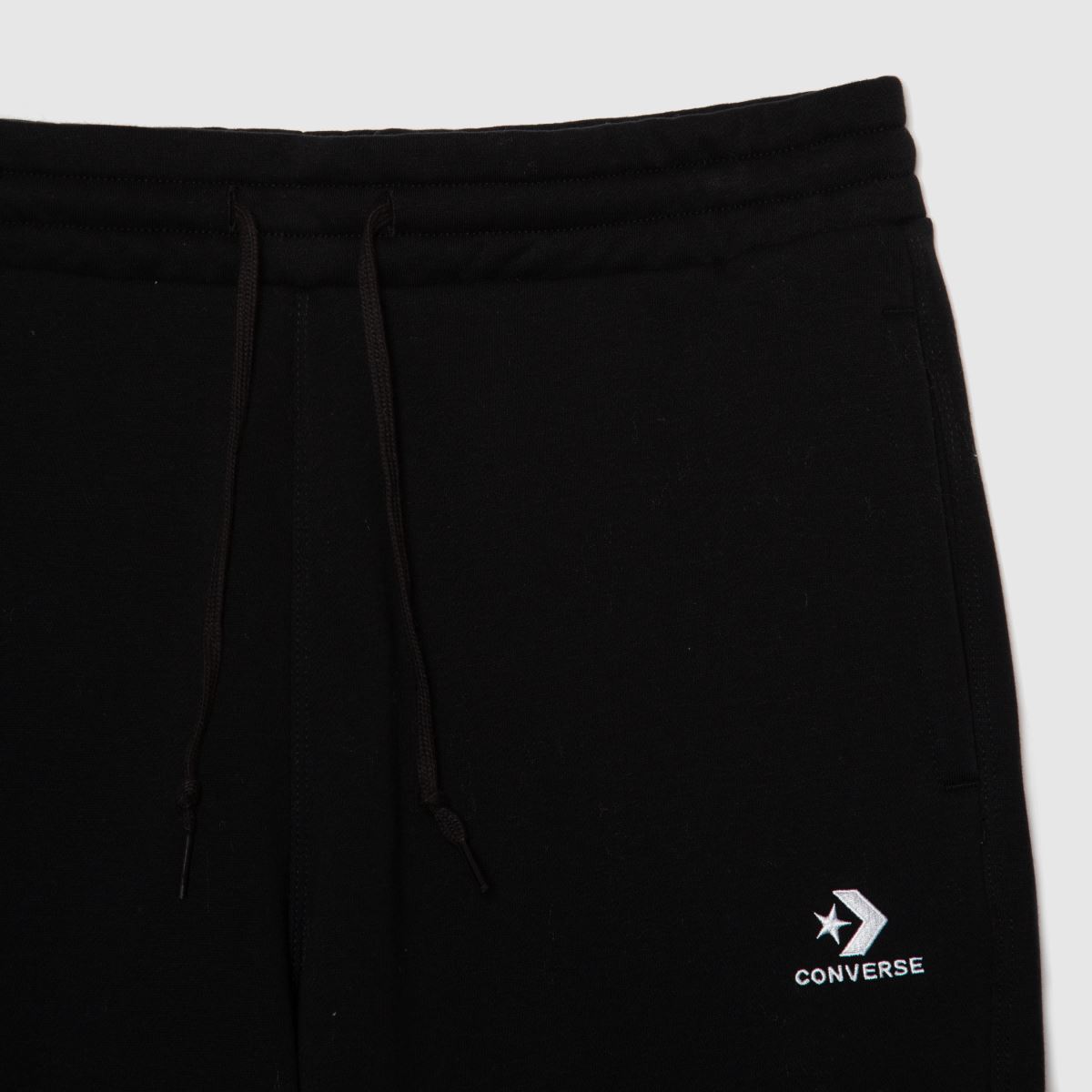 Converse – Svarta shorts med stjärnmönster och chevronmönster