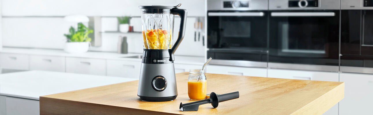 BOSCH Standmixer MMB6172SN VitaPower Serie 4, 1200 W, 30.000 U/Min, ThermoSafe Glasbehälter (1,5 L), inkl. Stopfer