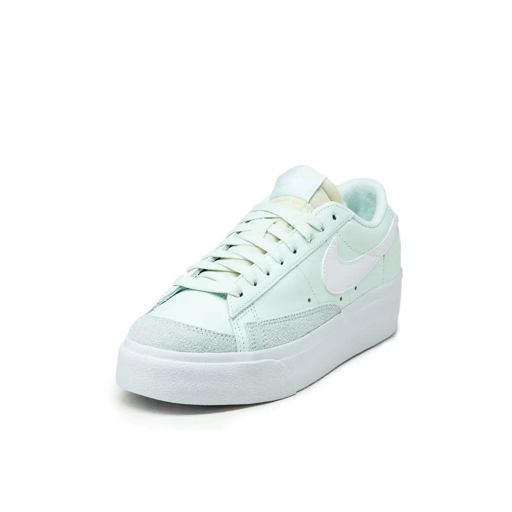 Nike Blazer Low Platform DJ0292-300 / grün
