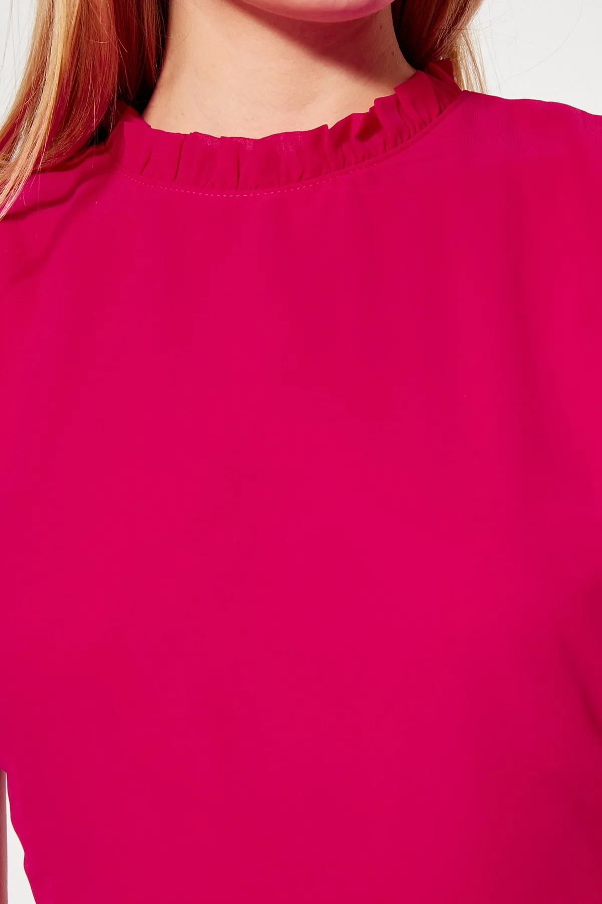 Trendyol Collection  Gewebtes Kleid mit Volant in Fuchsia TWOSS23EL00520