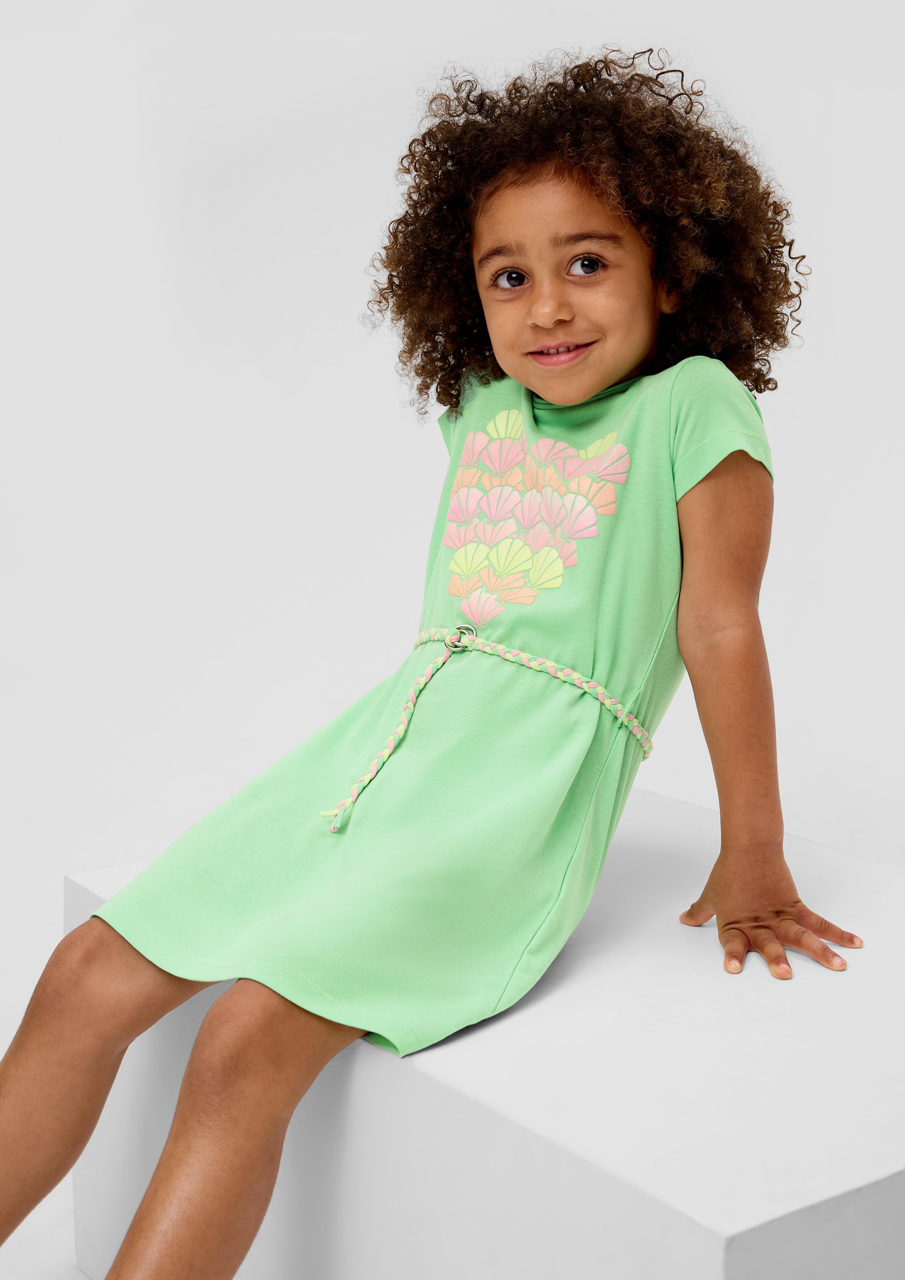 Kurzes Kleid mit Glitzer-Artwork  2131435-7300