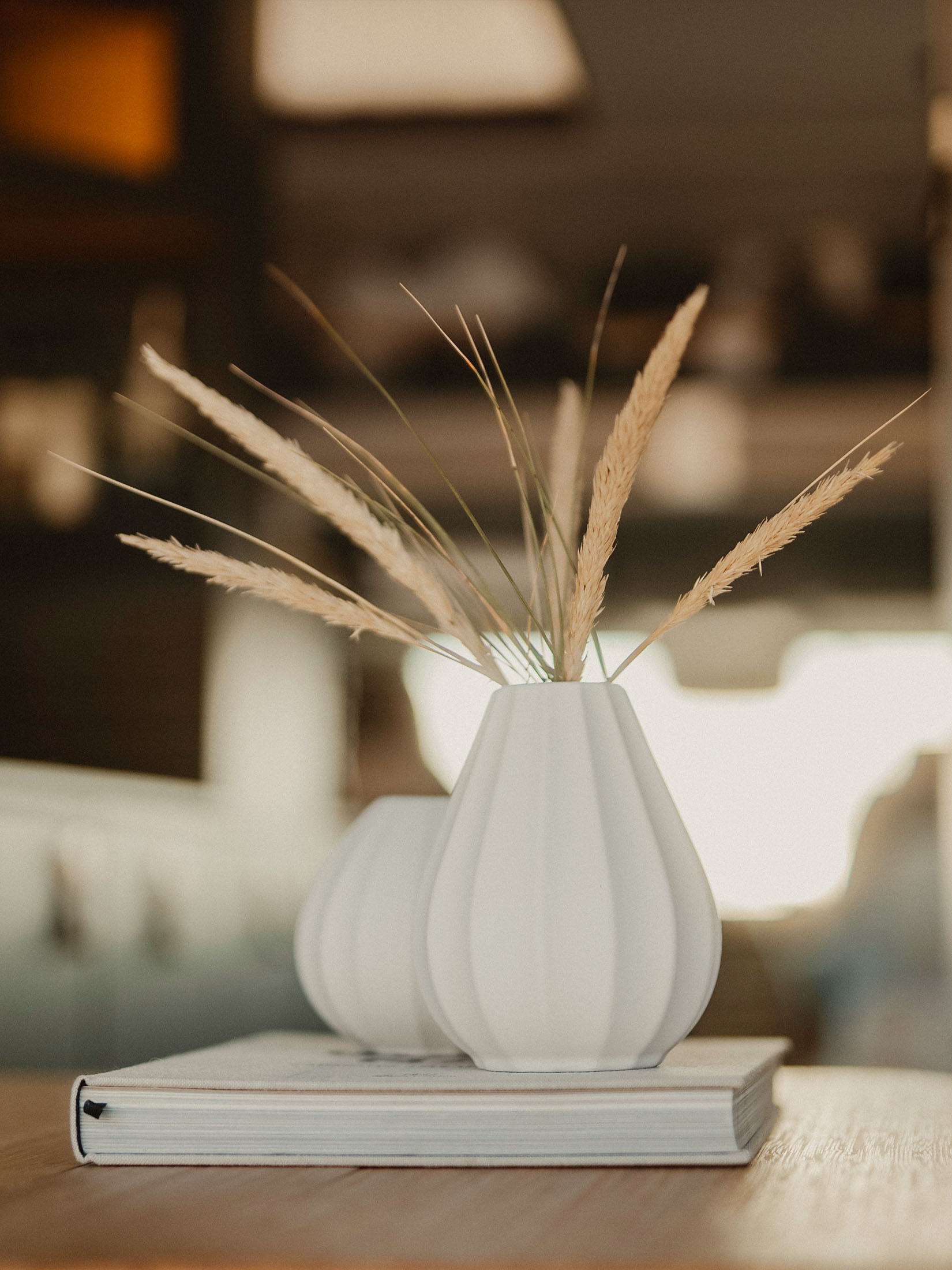 Cunardo Vase, Mattweiss