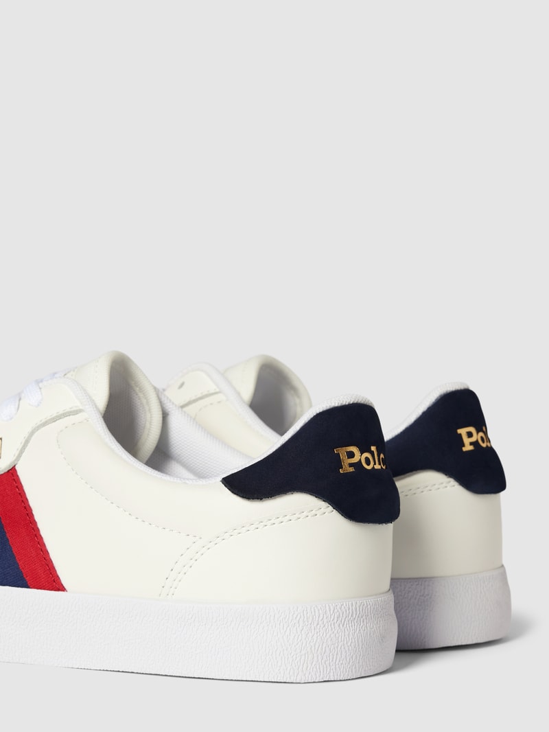 Sneaker mit Label-Details in weiß