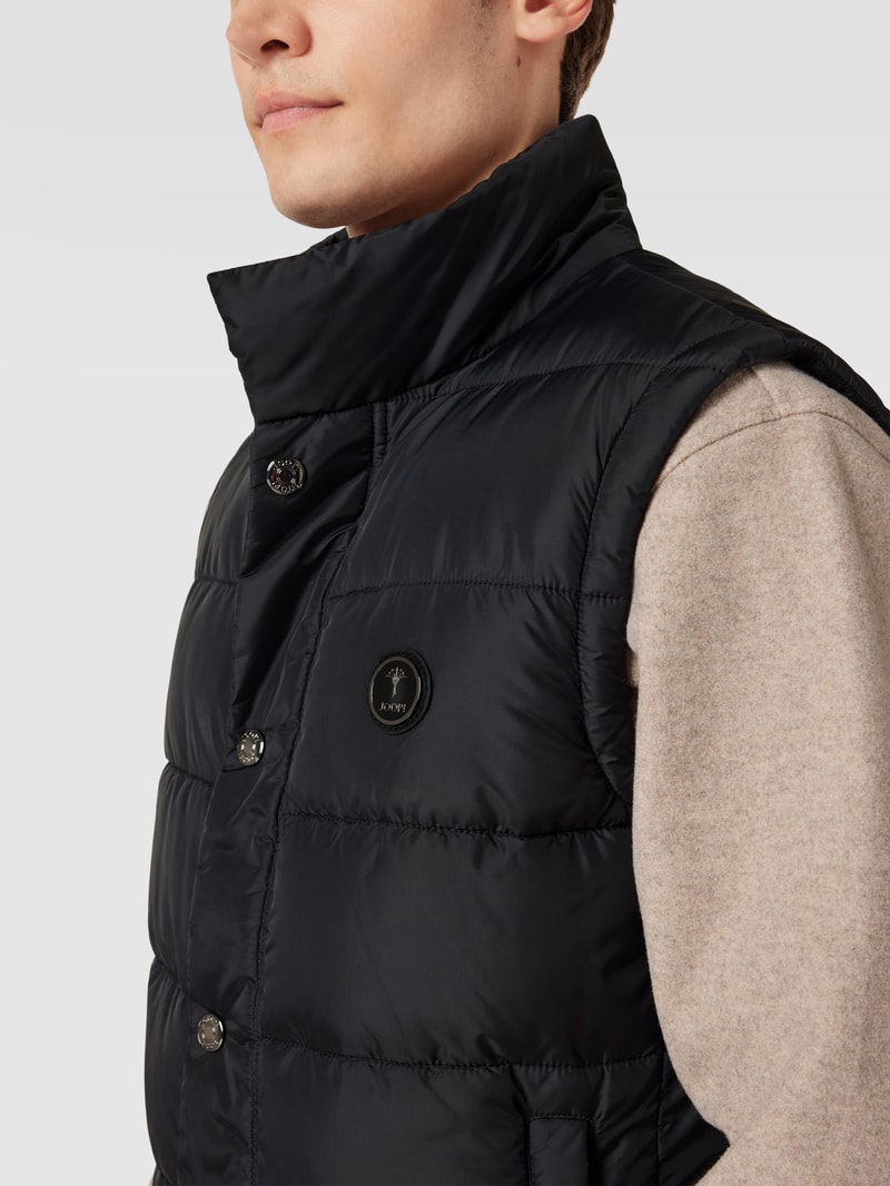 Steppweste mit Label-Patch in schwarz