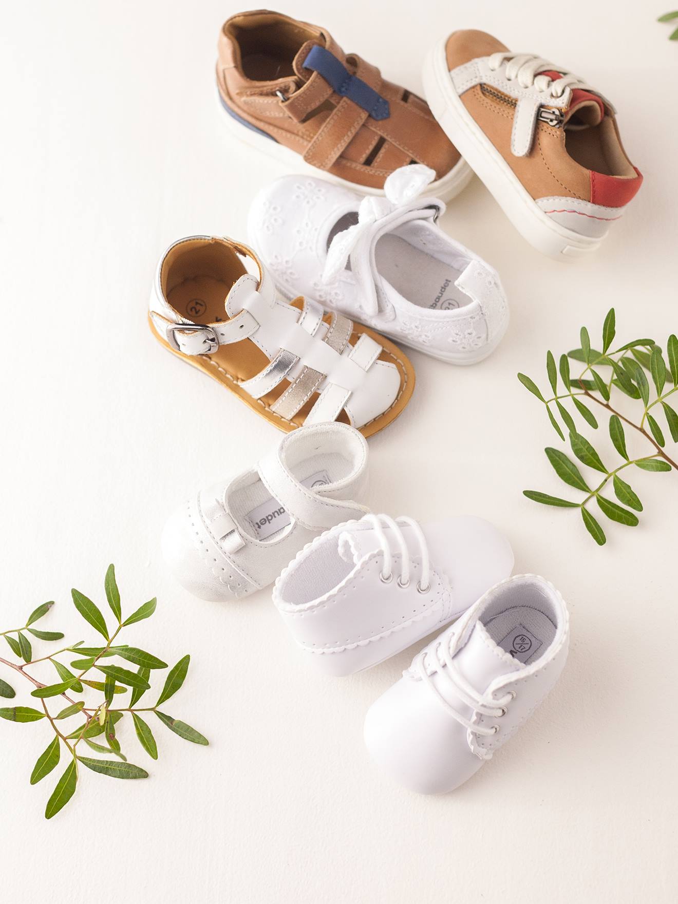 Bottillons souples bébé à lacets nouveau né blanc