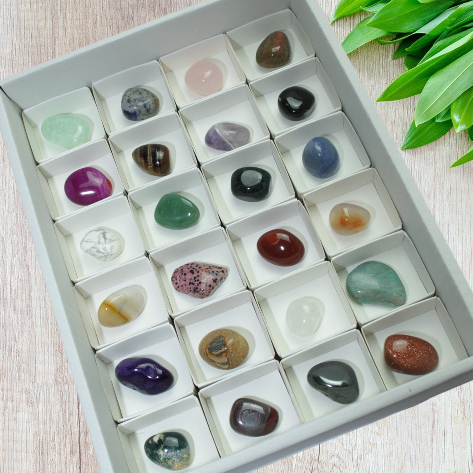 Steinfixx® Mineralstein Premium Mineraliensammlung Trommelsteine aus aller Welt 24 teilig, (Spar-Set, 1-St., Mineraliensammlung Trommelsteine aus aller Welt 24 teilig), mit Anleitung und Ebook