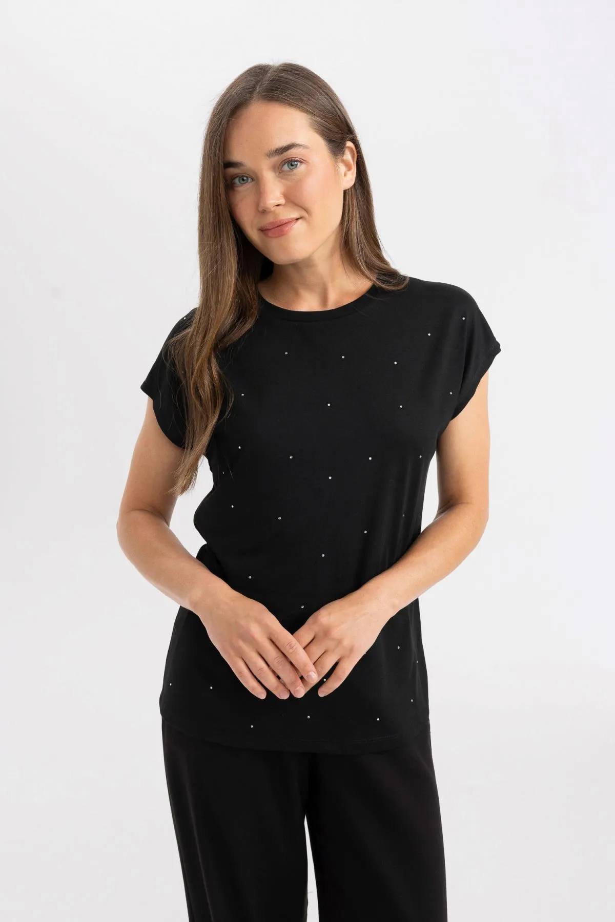 DeFacto  Kurzarm-T-Shirt mit Rundhalsausschnitt und Stickerei C1877AX24SP