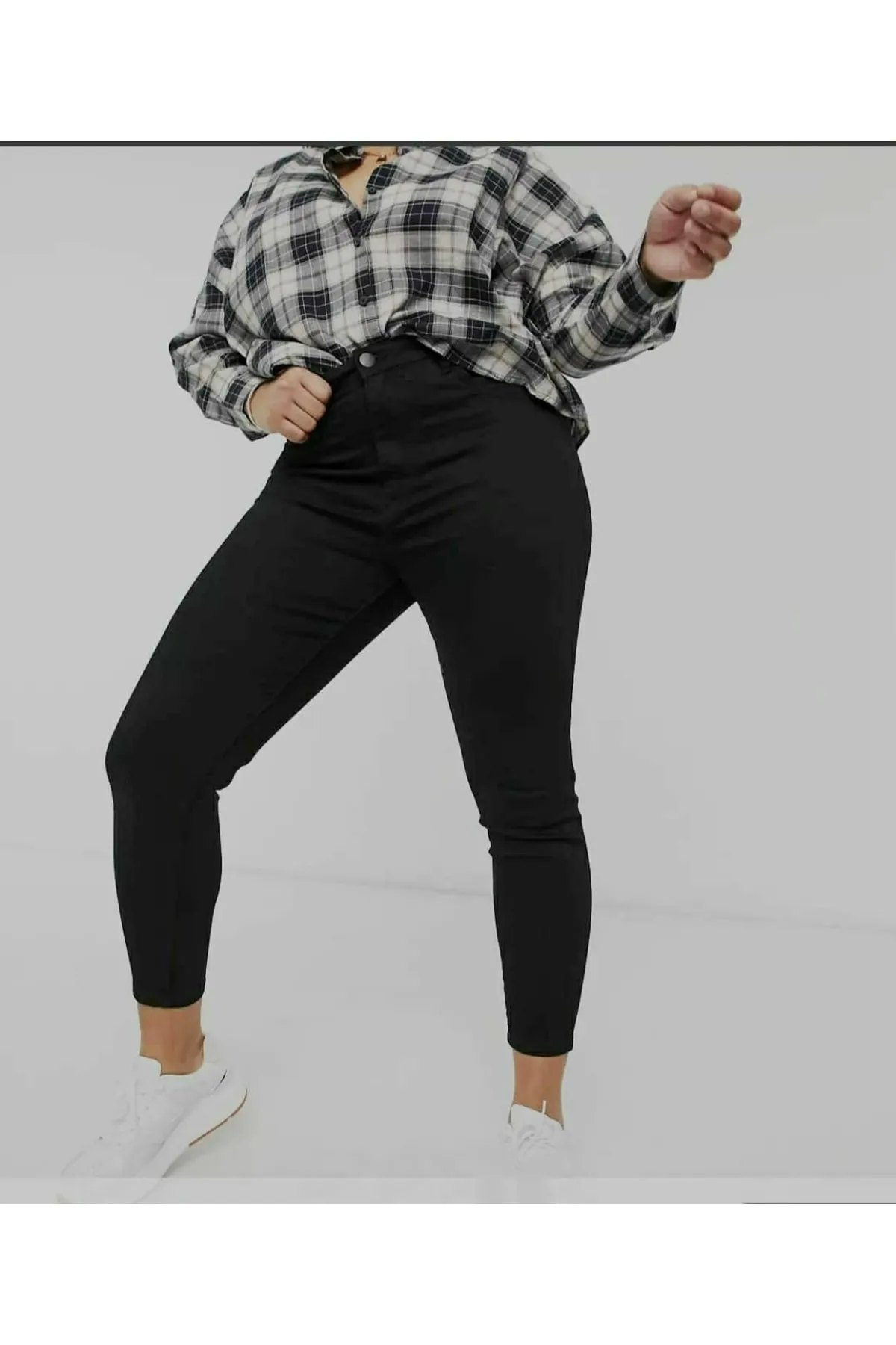 Trn JNS  Schwarze, eng anliegende Jeans in Übergröße (Skinny)