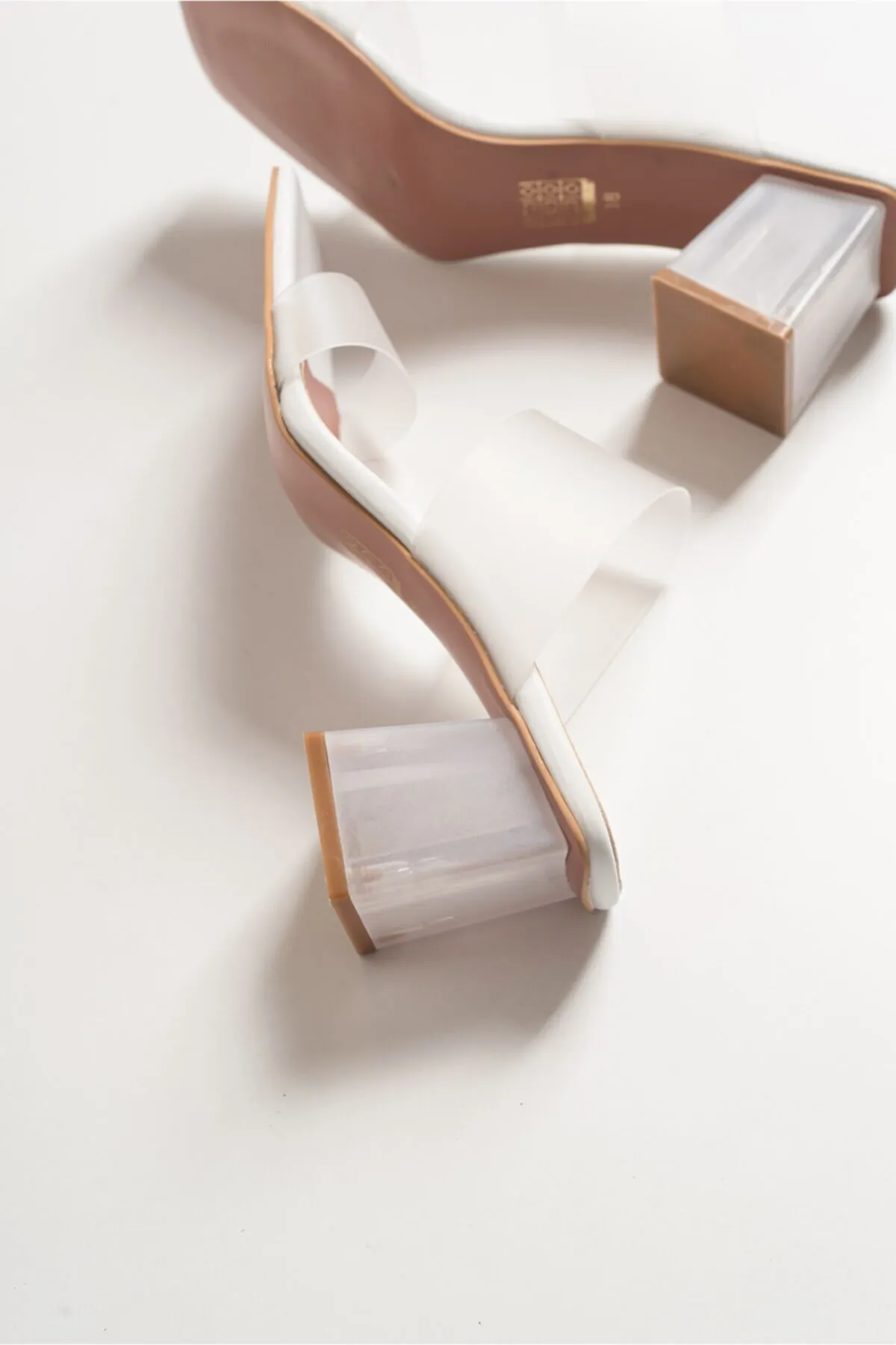 LuviShoes  Weiße Hautabsätze für Damen, transparente Damenhausschuhe 123