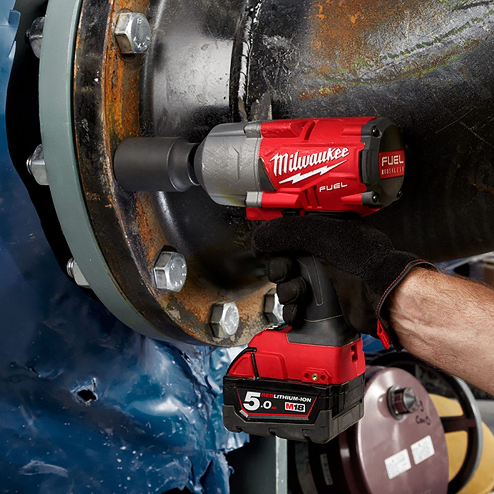 Chave de impacto de alto torque Milwaukee Fuel de 18V e 1/2 polegada com eixo de travamento M18FHIWP12-0