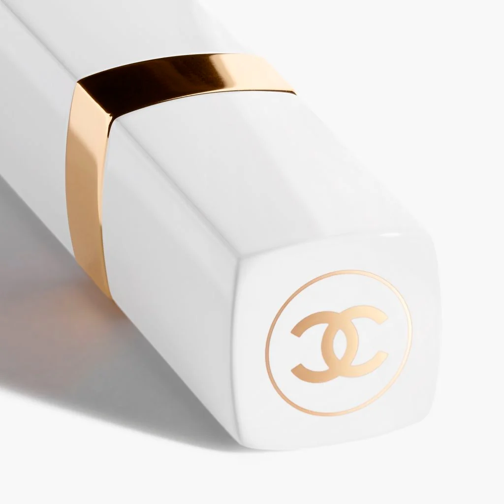 ROUGE COCO BAUME - TÓNOVANÝ HYDRATAČNÝ BALZAM, INTENZITA NA MIERU, PRE KRAJŠIE PERY DEŇ ZA DŇOM
