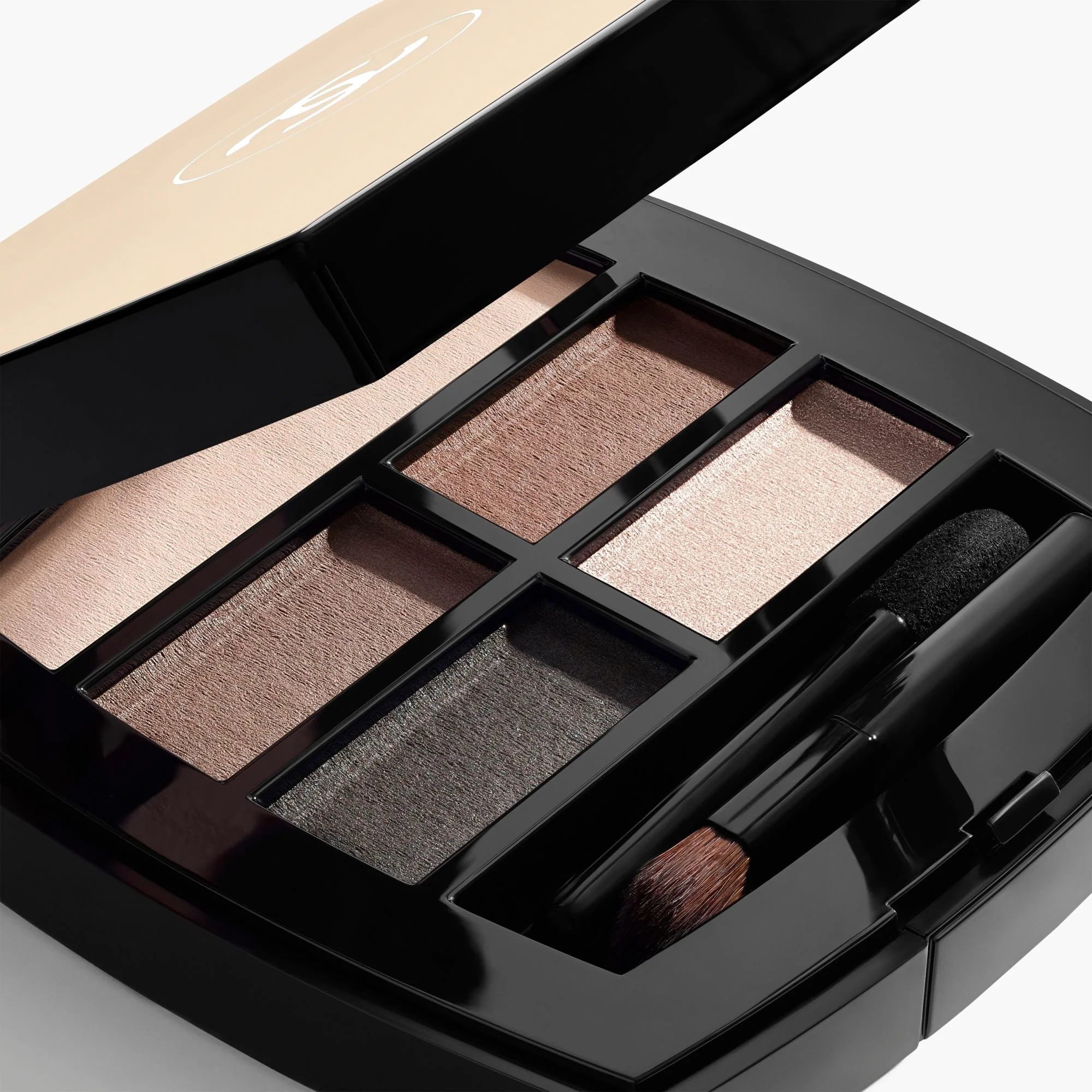 LES BEIGE PALETTE REGARD – STRAHLENDE AUGENPALETTE MIT NATÜRLICHER WIRKUNG