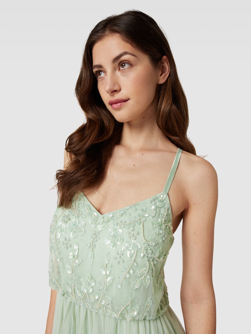 Abendkleid mit Zierbesatz in hellgrün